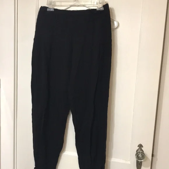Free people black pants little design at top - Picture 5 of 10